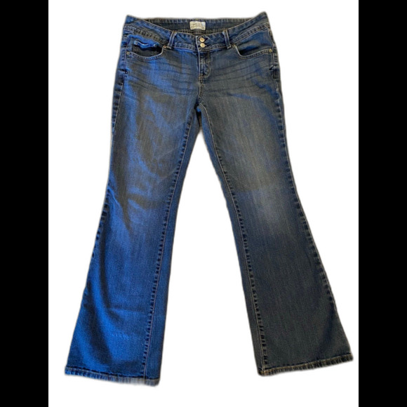 Aeropostale Womens Denim Hailey Flare Distressed Jeans Size 13 14 cute Pockets - Picture 2 of 12